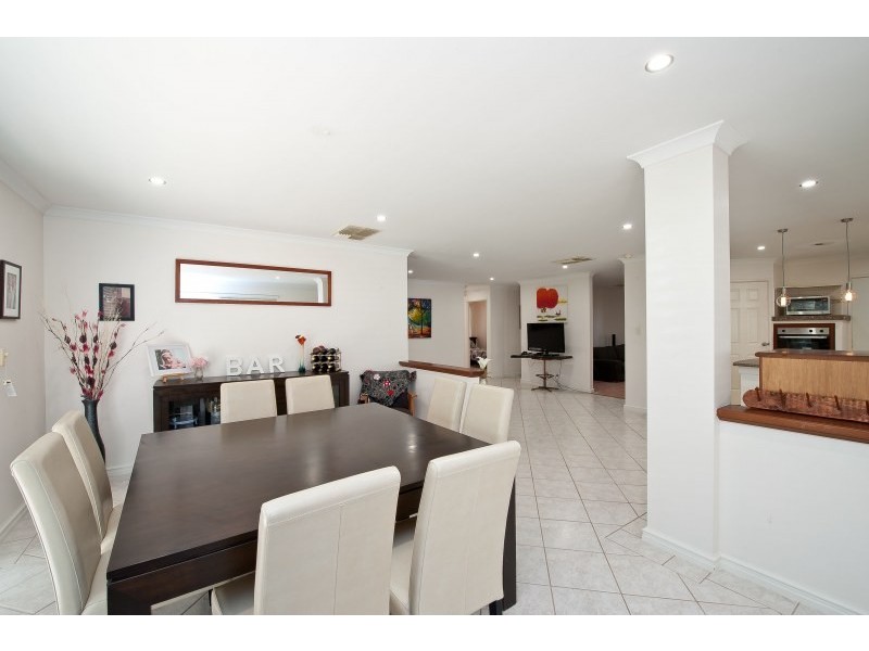 2 Walsh Ave, Redcliffe WA 6104