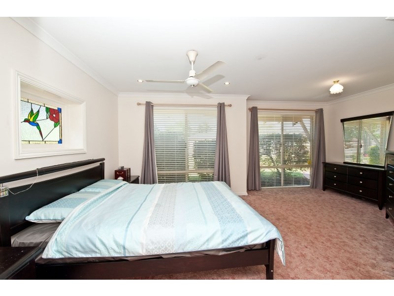 2 Walsh Ave, Redcliffe WA 6104