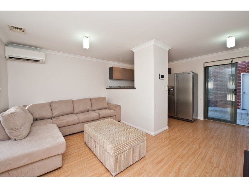 1/334 Fulham Street, Cloverdale WA 6105