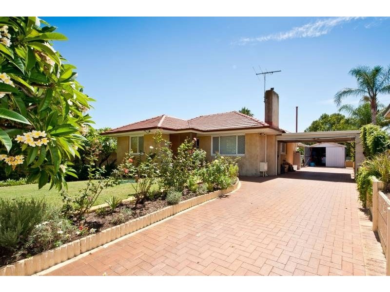 15 Whiteside Street, Cloverdale WA 6105