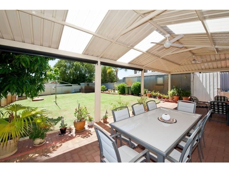 15 Whiteside Street, Cloverdale WA 6105