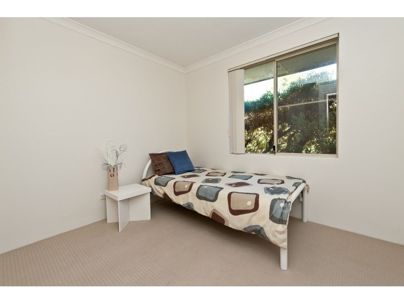 96 Gladstone Road, Rivervale WA 6103