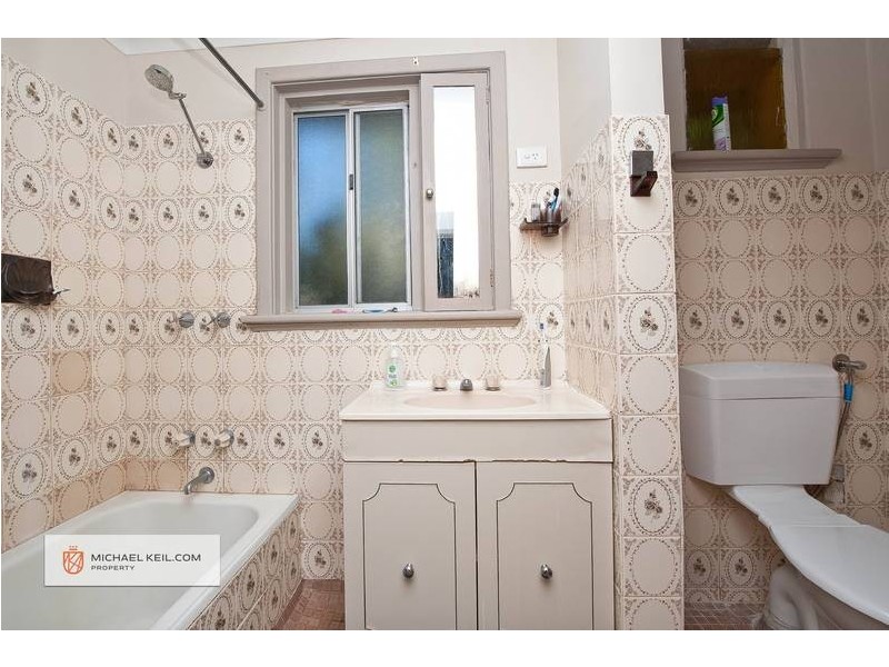 102 Hill View Terrace, St James WA 6102