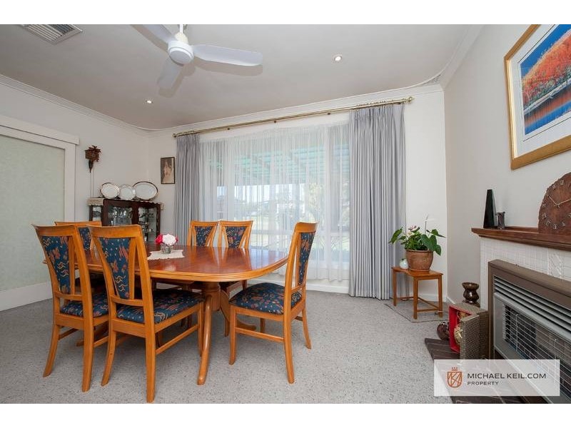 17 Wendron Street, Cloverdale WA 6105