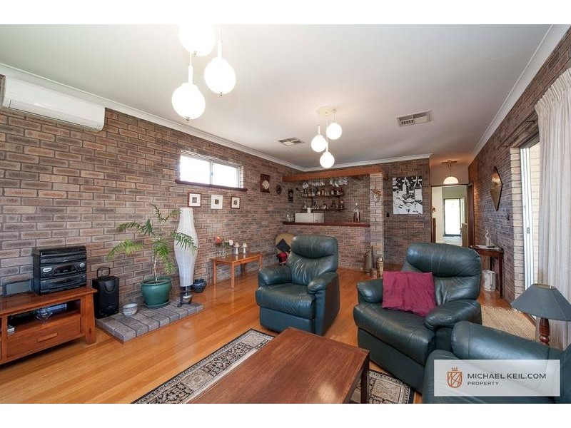 17 Wendron Street, Cloverdale WA 6105