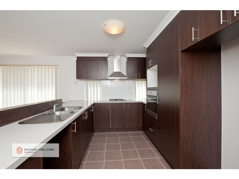 51 Longhurst Way, Queens Park WA 6107