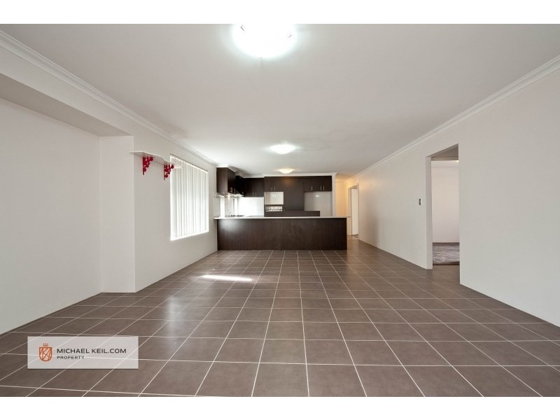 51 Longhurst Way, Queens Park WA 6107