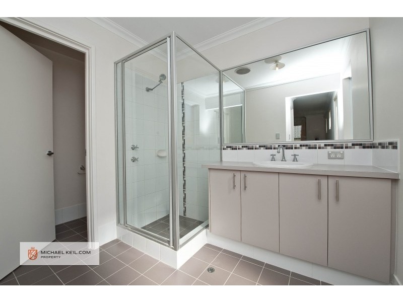 51 Longhurst Way, Queens Park WA 6107