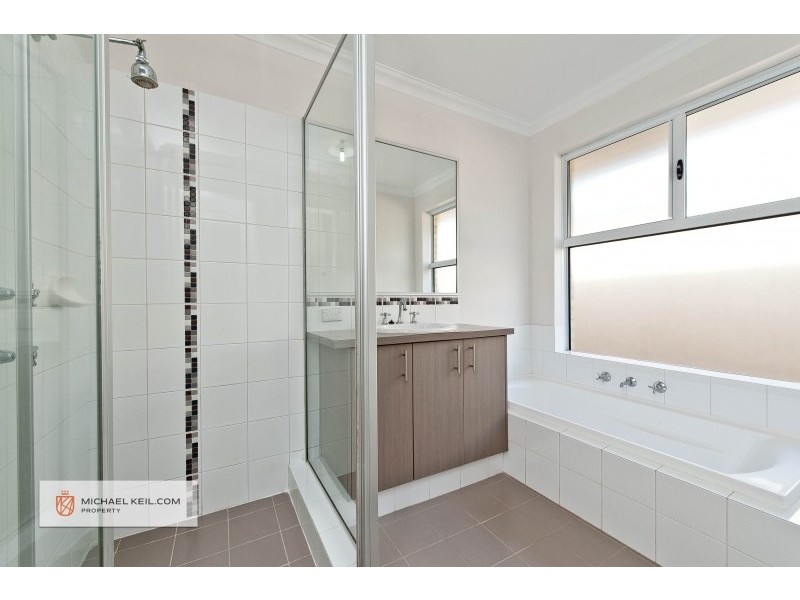 51 Longhurst Way, Queens Park WA 6107