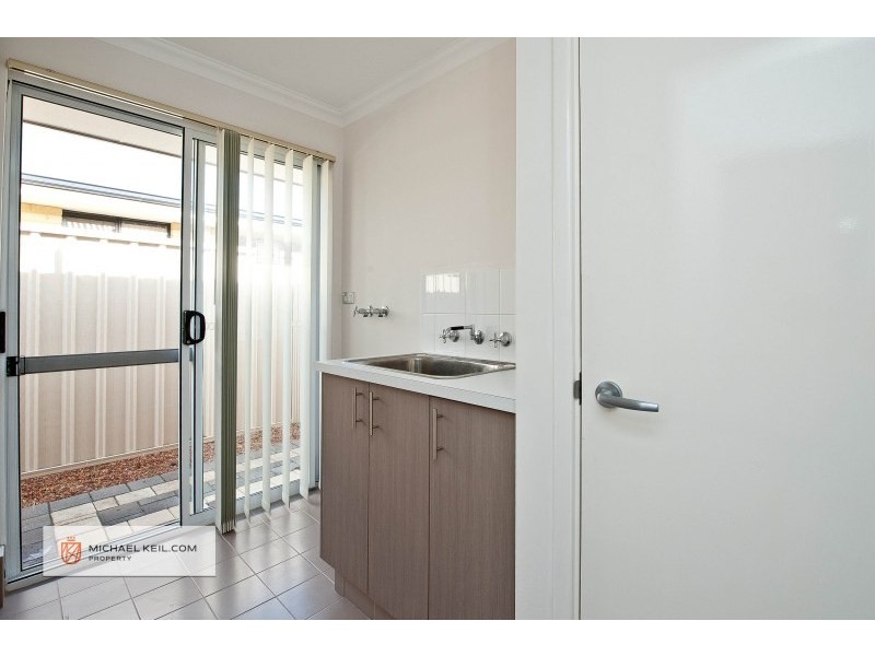 51 Longhurst Way, Queens Park WA 6107