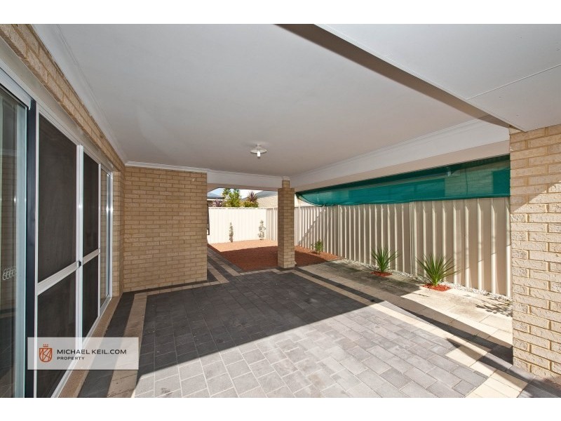 51 Longhurst Way, Queens Park WA 6107