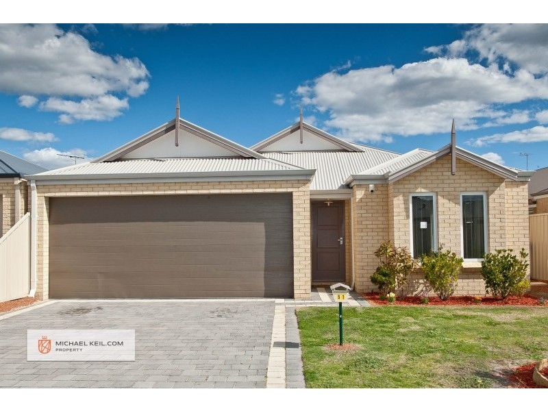 51 Longhurst Way, Queens Park WA 6107