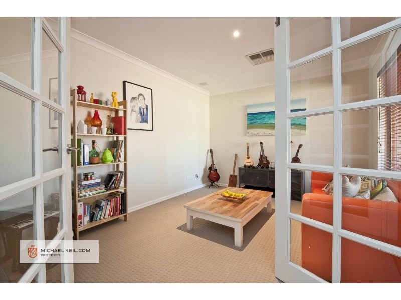 13 Field Avenue, Redcliffe WA 6104