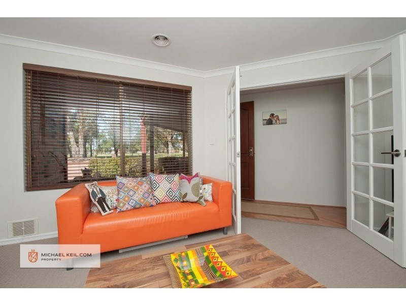 13 Field Avenue, Redcliffe WA 6104