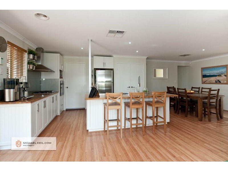 13 Field Avenue, Redcliffe WA 6104