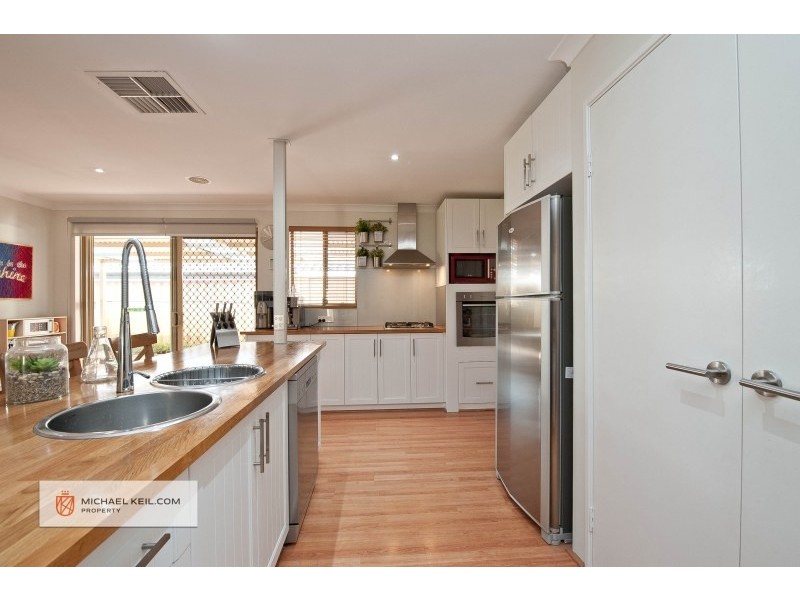 13 Field Avenue, Redcliffe WA 6104