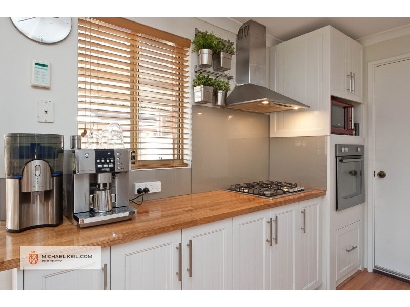 13 Field Avenue, Redcliffe WA 6104
