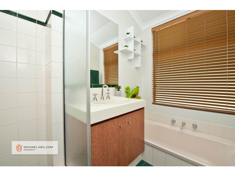 13 Field Avenue, Redcliffe WA 6104