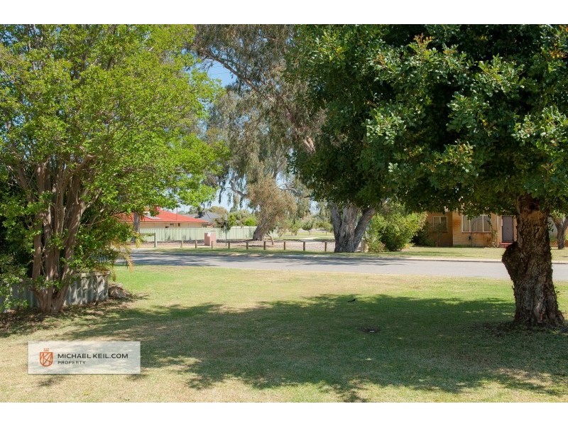 145 Arlunya Avenue, Cloverdale WA 6105