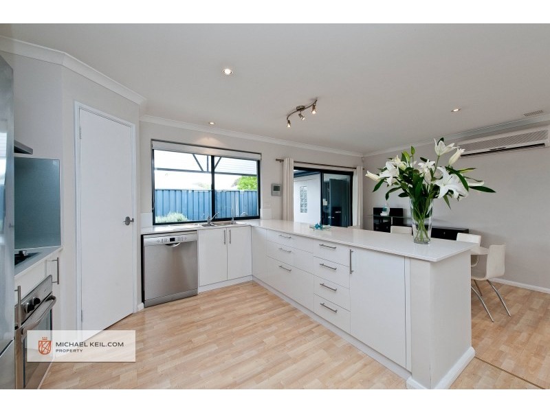 25 Klem Ave, Redcliffe WA 6104