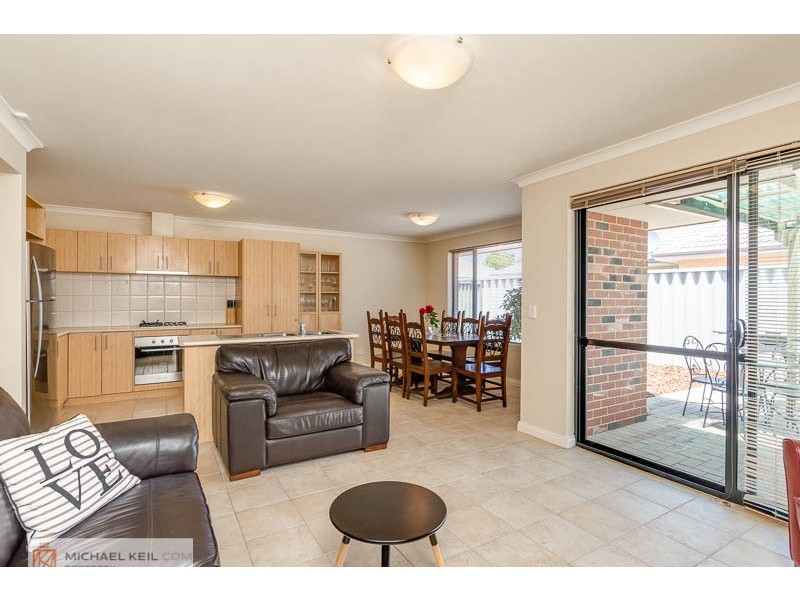 1 Crellin Way, Cloverdale WA 6105