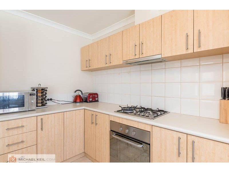 1 Crellin Way, Cloverdale WA 6105
