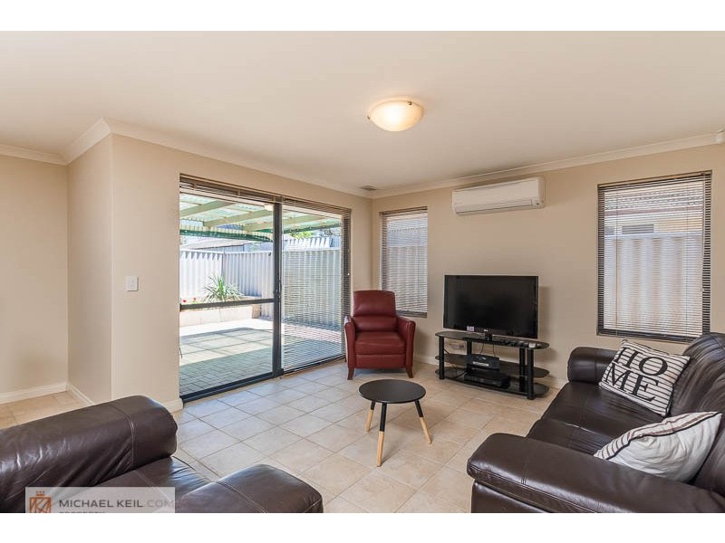 1 Crellin Way, Cloverdale WA 6105