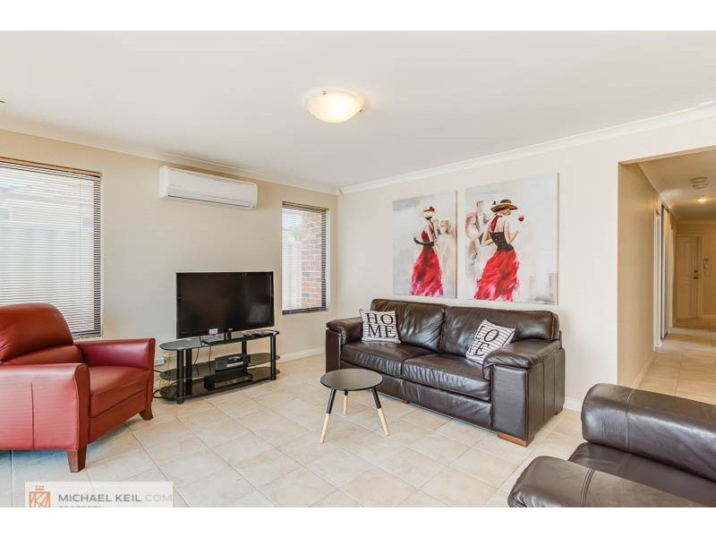 1 Crellin Way, Cloverdale WA 6105