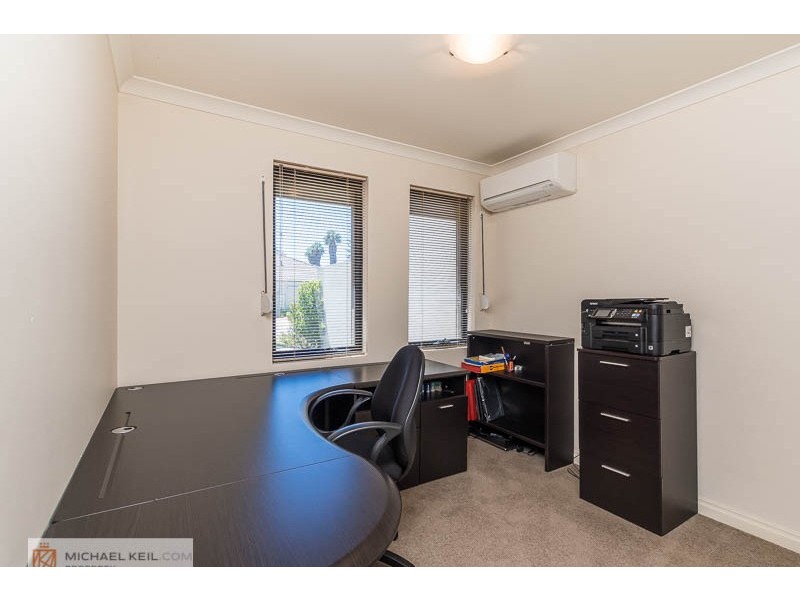 1 Crellin Way, Cloverdale WA 6105