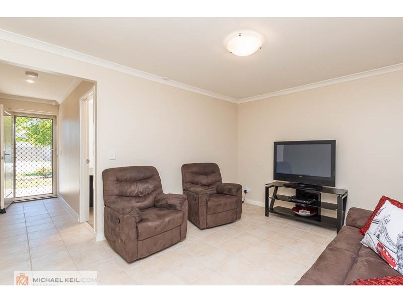 1 Crellin Way, Cloverdale WA 6105