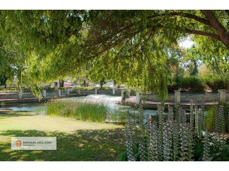 1/2 Beverley Road, Cloverdale WA 6105