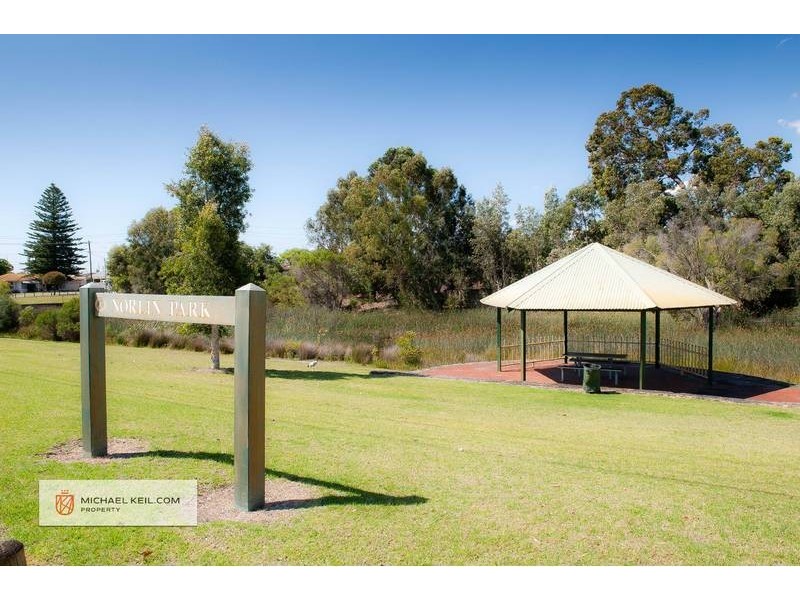 1/2 Beverley Road, Cloverdale WA 6105