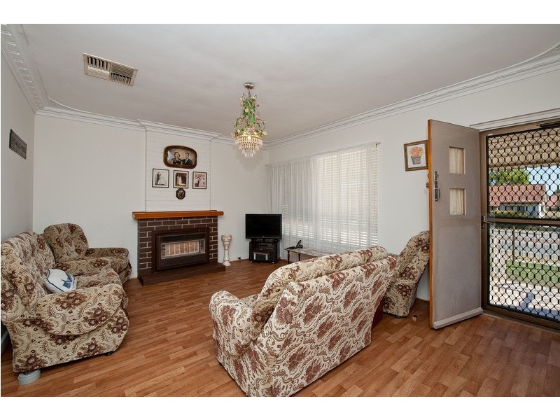 287 Hardey Road, Cloverdale WA 6105