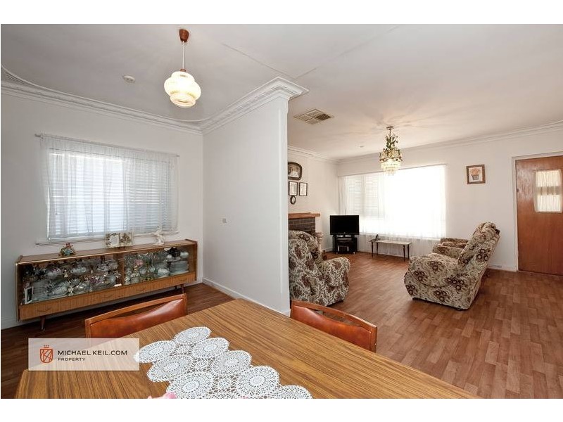 287 Hardey Road, Cloverdale WA 6105