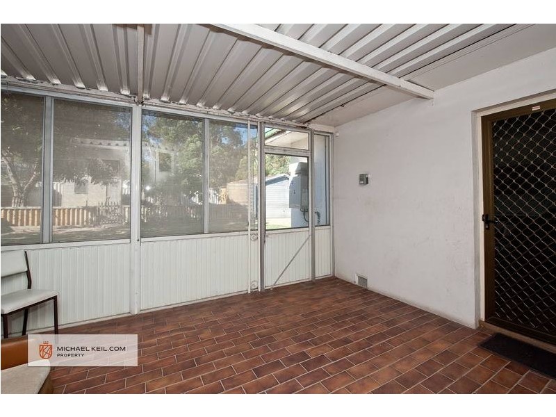 287 Hardey Road, Cloverdale WA 6105