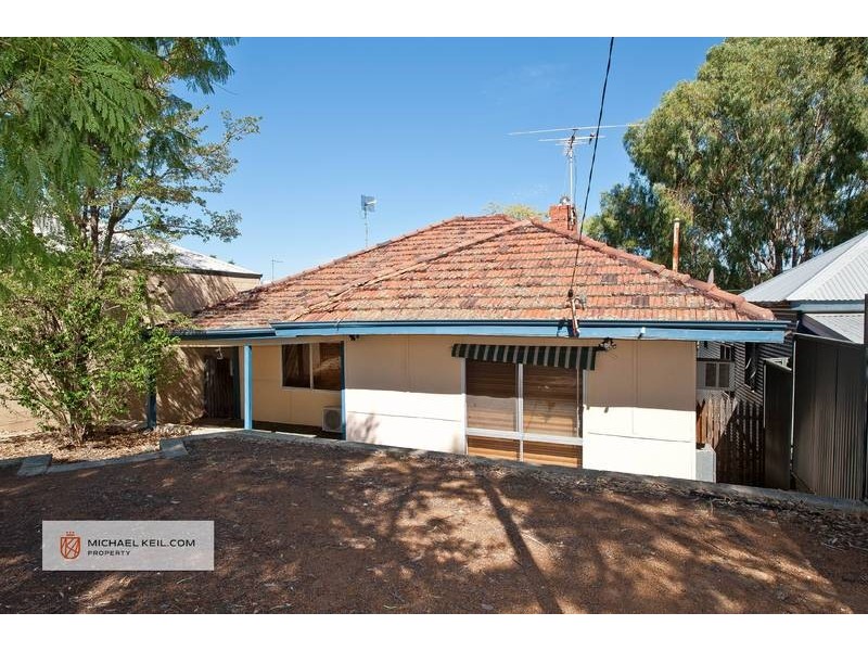 11 Kitchener Ave, Bayswater WA 6053