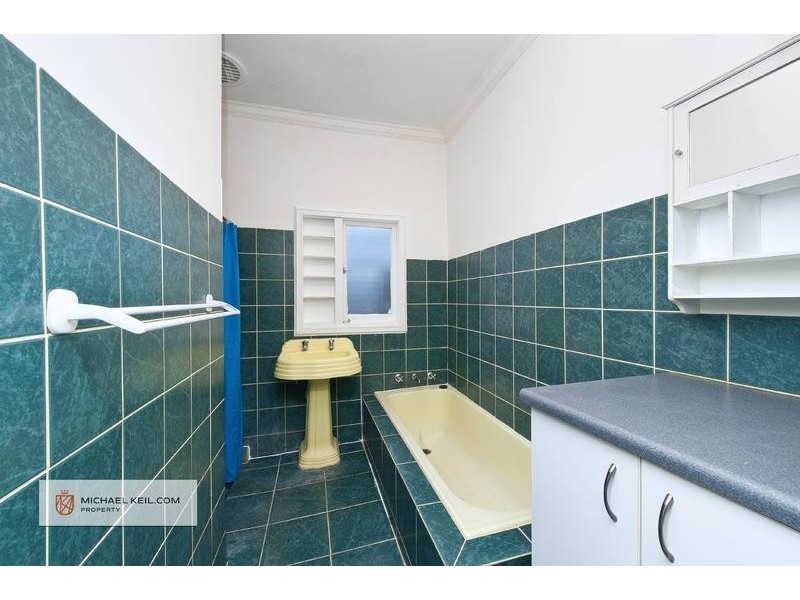 11 Kitchener Ave, Bayswater WA 6053