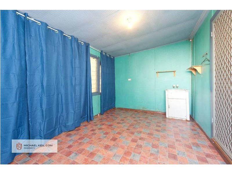 11 Kitchener Ave, Bayswater WA 6053