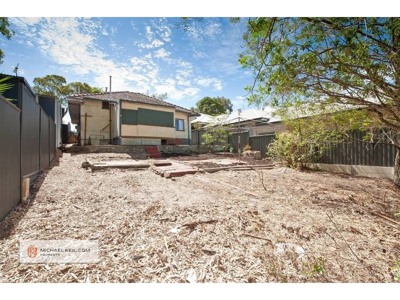 11 Kitchener Ave, Bayswater WA 6053