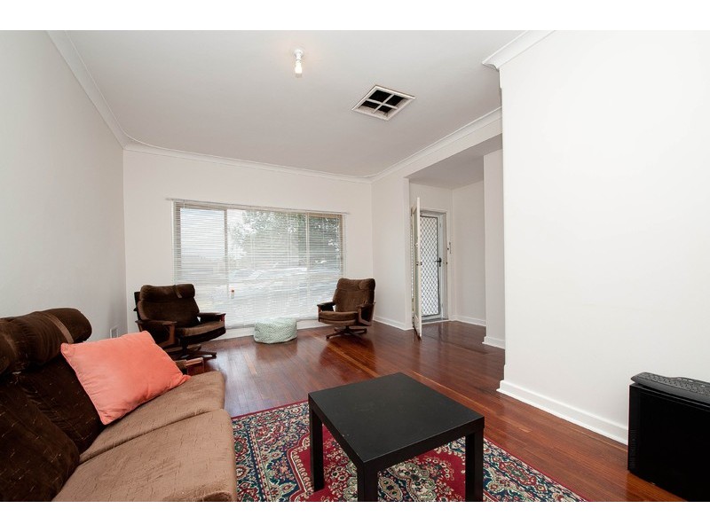 208 Scott Street, Cloverdale WA 6105