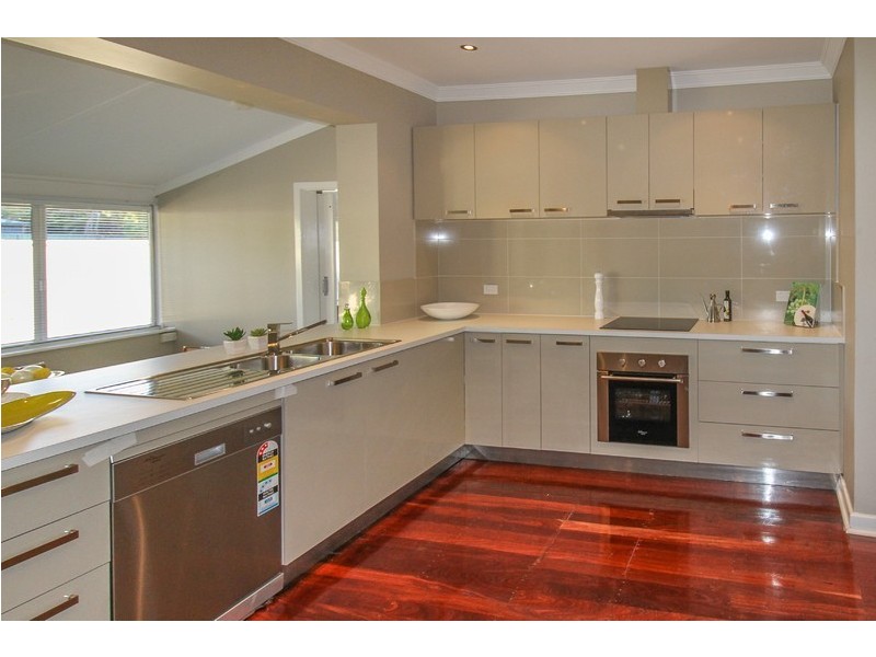 32 Pitt Street, St James WA 6102