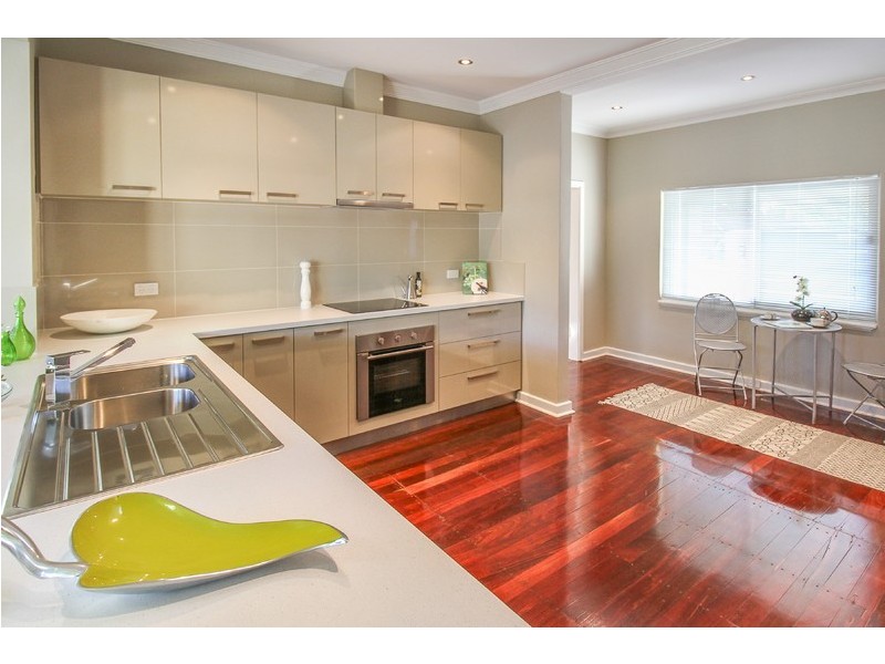 32 Pitt Street, St James WA 6102