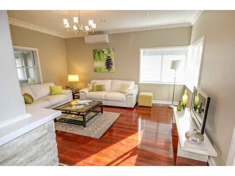 32 Pitt Street, St James WA 6102