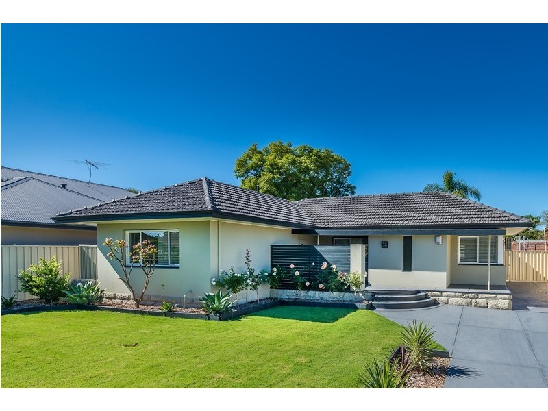 32 Pitt Street, St James WA 6102