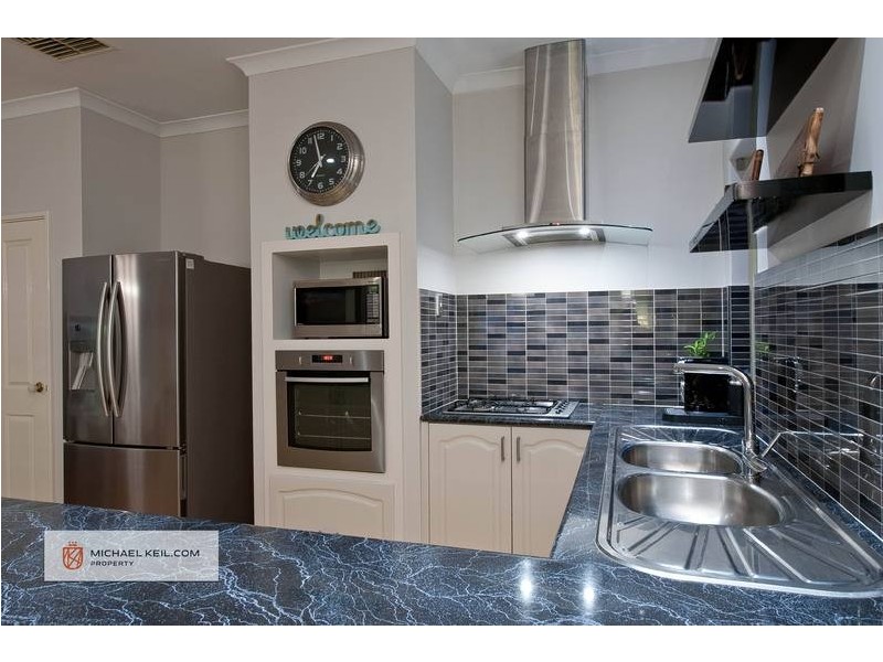 25 Willow Tree Drive, Kewdale WA 6105