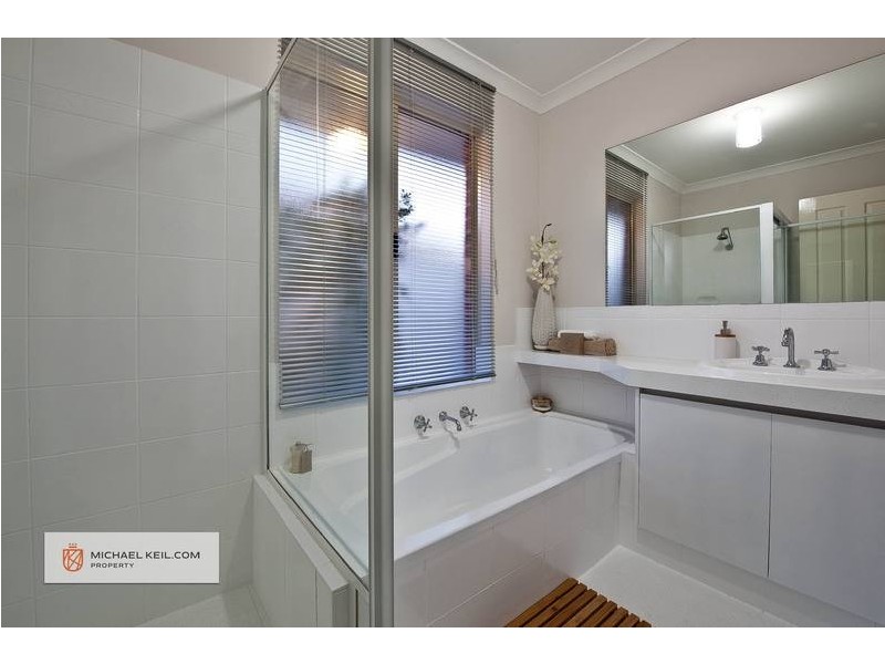 25 Willow Tree Drive, Kewdale WA 6105