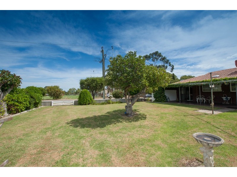 111 Sussex Road, Forrestfield WA 6058