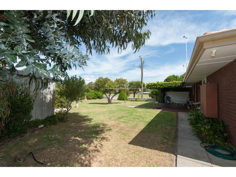 111 Sussex Road, Forrestfield WA 6058