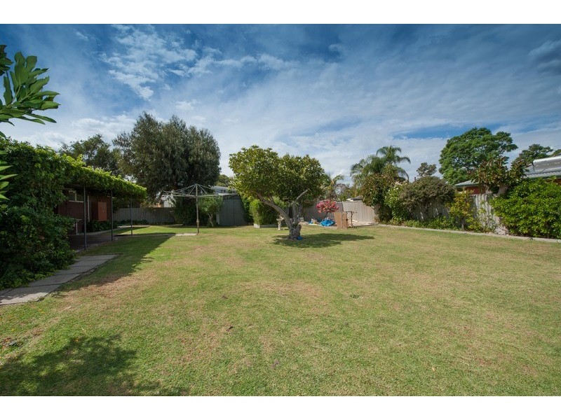 111 Sussex Road, Forrestfield WA 6058