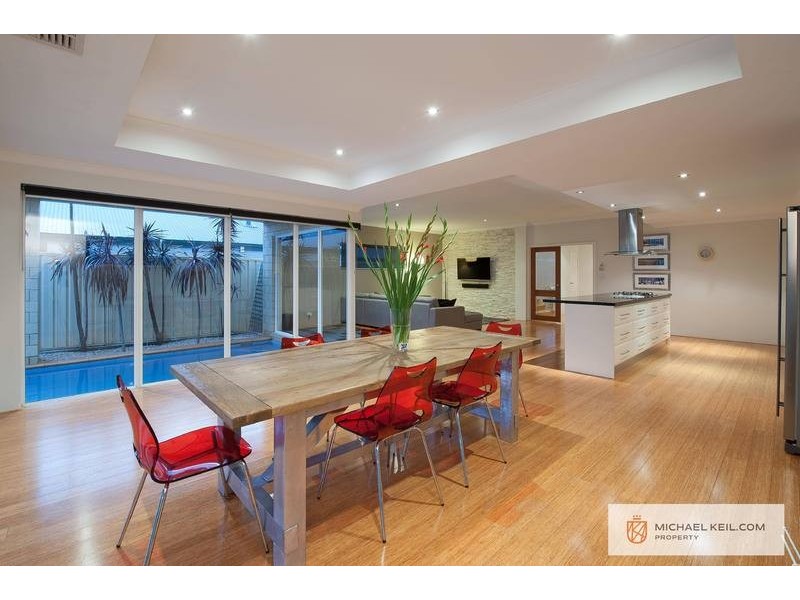 18 Surrey Road, Rivervale WA 6103